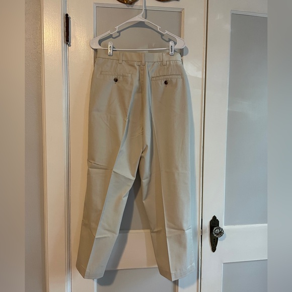 Price drop 🎈Men’s Van Heusen chinos. 2 pairs, 32” waist. Excellent condition. - Picture 5 of 14